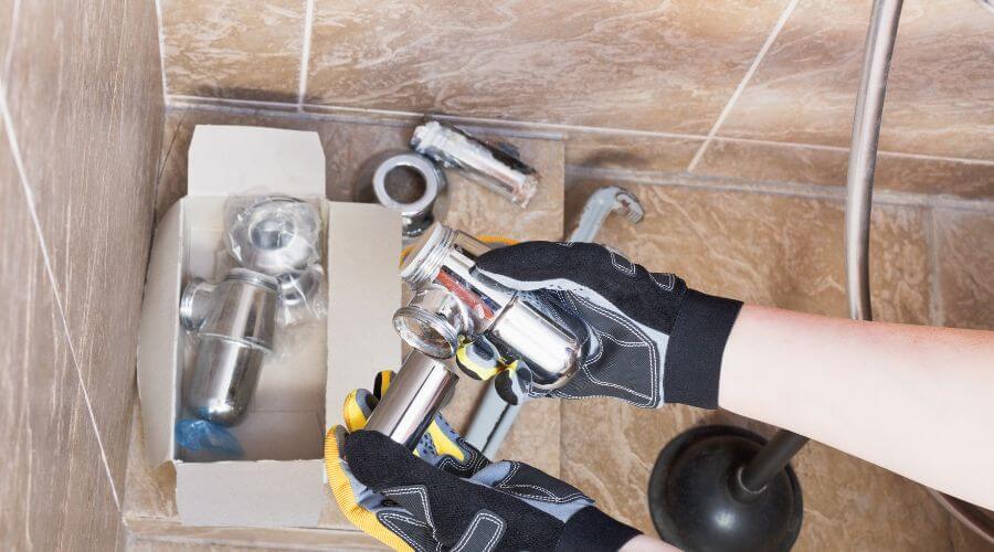 Professional gutter cleaning in Cedarcreek, MO